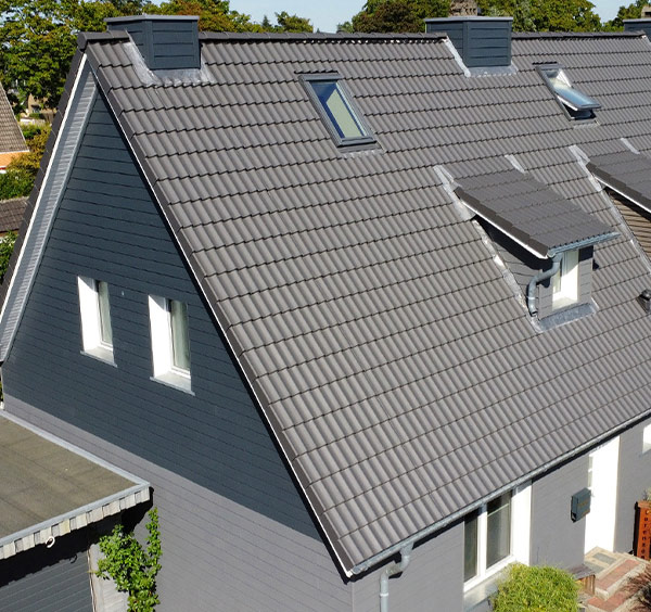 Dachdecker Stockelsdorf - fertige Dachsanierung in Stockelsdorf